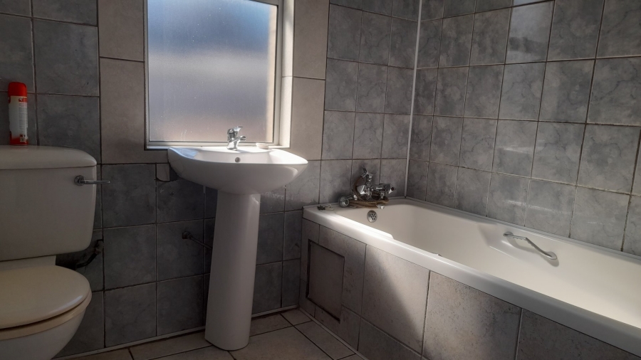 7 Bedroom Property for Sale in Quigney Eastern Cape